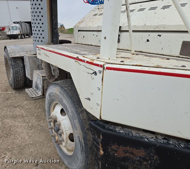 image for item EQ6989 Kalmar 30 yard truck