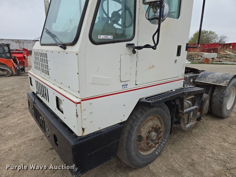 image for item EQ6989 Kalmar 30 yard truck