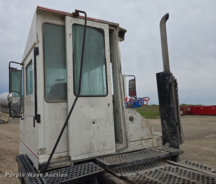 image for item EQ6989 Kalmar 30 yard truck