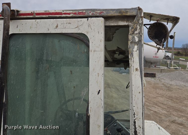 image for item EQ6989 Kalmar 30 yard truck