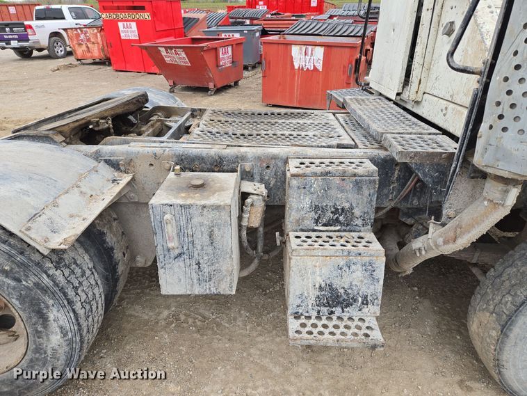 image for item EQ6989 Kalmar 30 yard truck