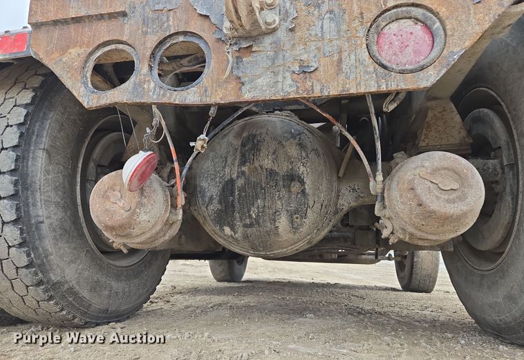 image for item EQ6989 Kalmar 30 yard truck