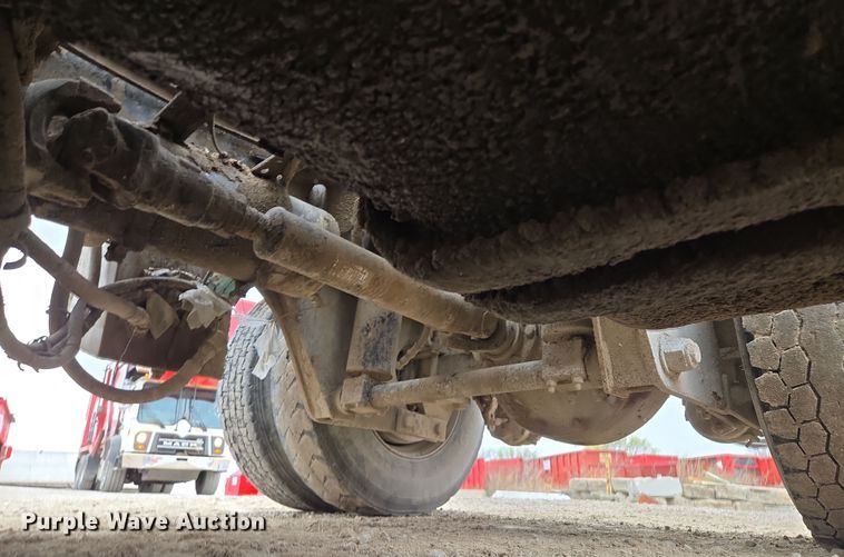 image for item EQ6989 Kalmar 30 yard truck