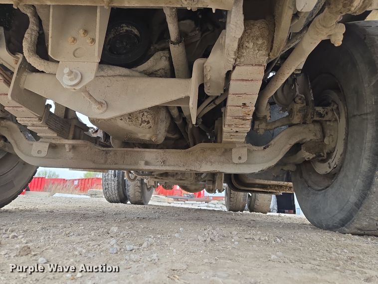 image for item EQ6989 Kalmar 30 yard truck