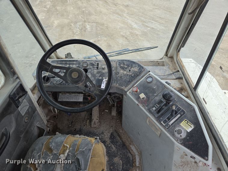 image for item EQ6989 Kalmar 30 yard truck