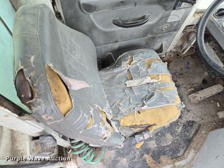 image for item EQ6989 Kalmar 30 yard truck