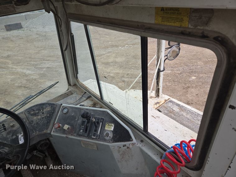 image for item EQ6989 Kalmar 30 yard truck