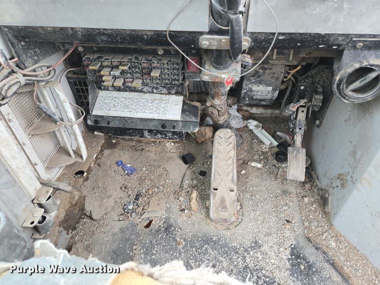 image for item EQ6989 Kalmar 30 yard truck