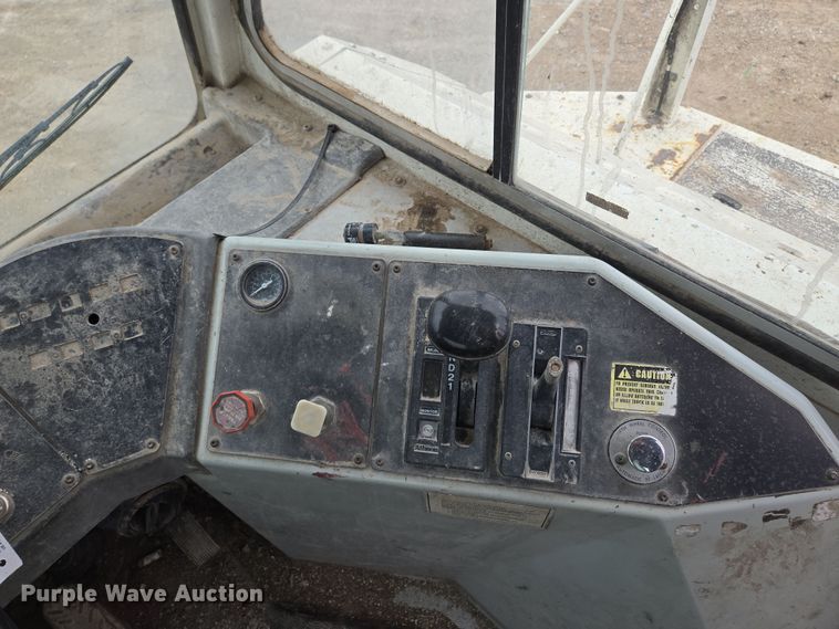 image for item EQ6989 Kalmar 30 yard truck