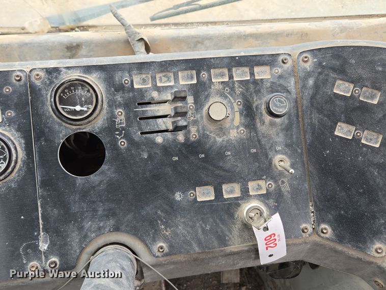 image for item EQ6989 Kalmar 30 yard truck