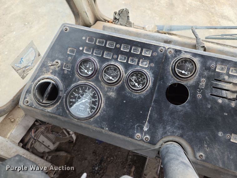 image for item EQ6989 Kalmar 30 yard truck