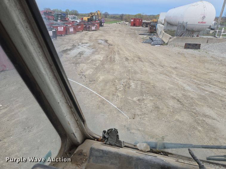 image for item EQ6989 Kalmar 30 yard truck