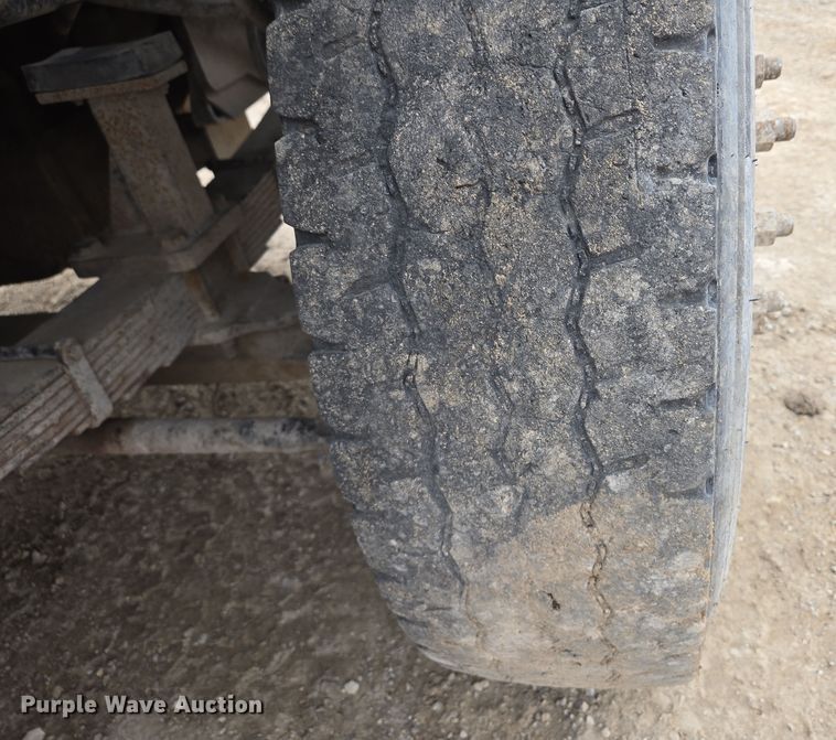 image for item EQ6989 Kalmar 30 yard truck