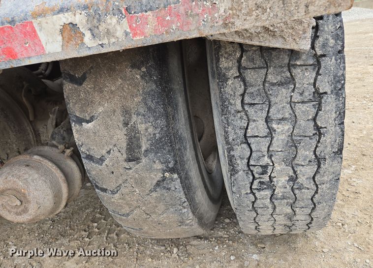 image for item EQ6989 Kalmar 30 yard truck