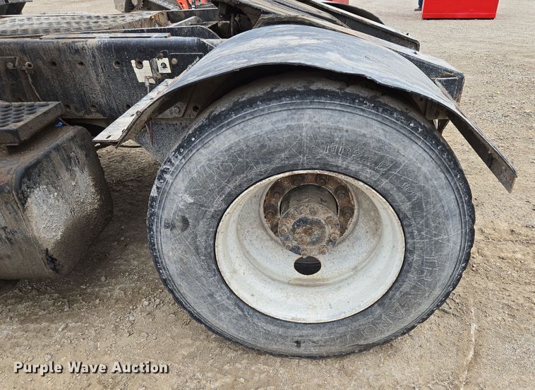 image for item EQ6989 Kalmar 30 yard truck