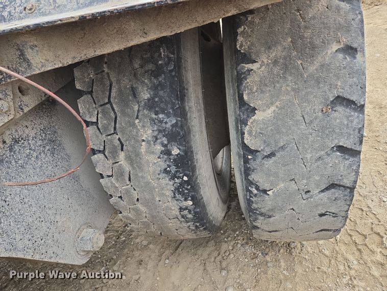 image for item EQ6989 Kalmar 30 yard truck