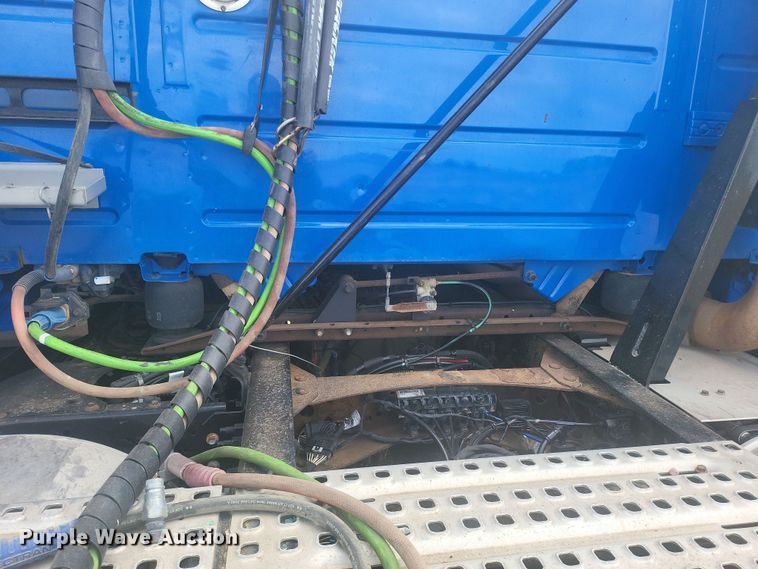 image for item ME9313 2017 Volvo VNL semi truck