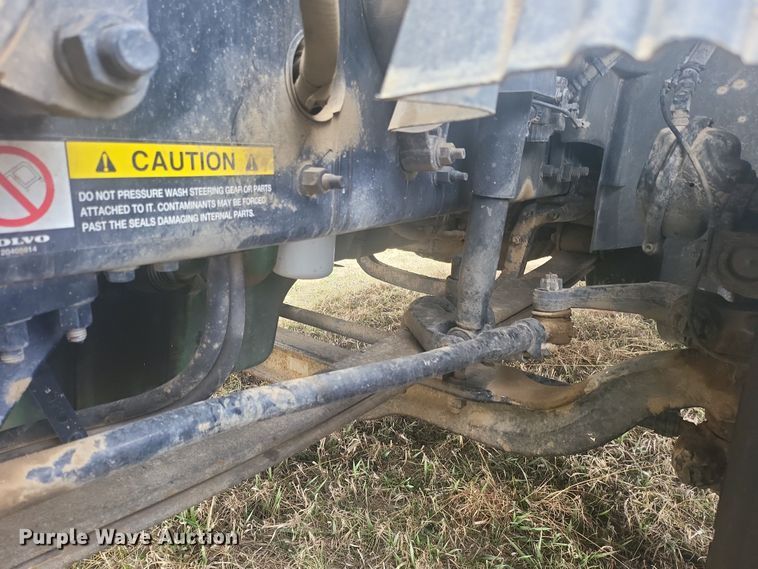 image for item ME9313 2017 Volvo VNL semi truck