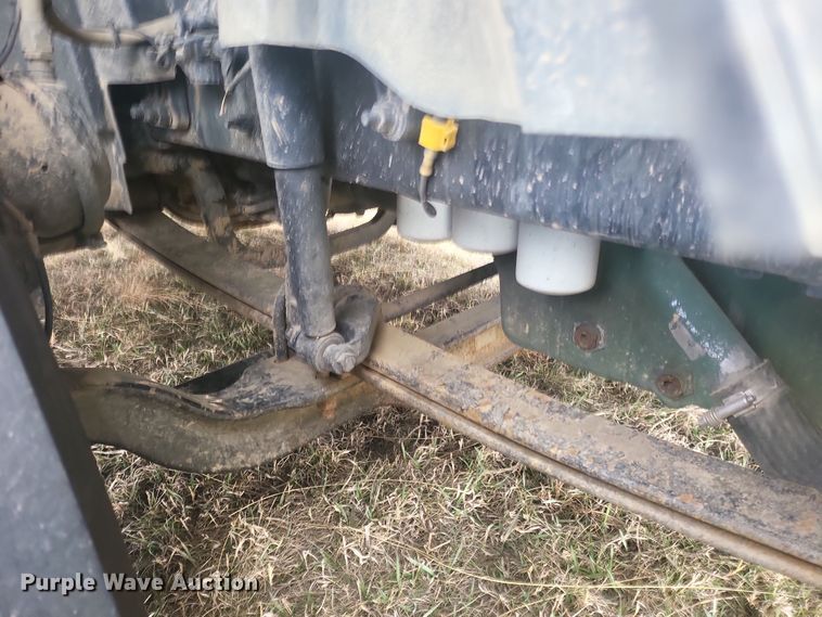 image for item ME9313 2017 Volvo VNL semi truck