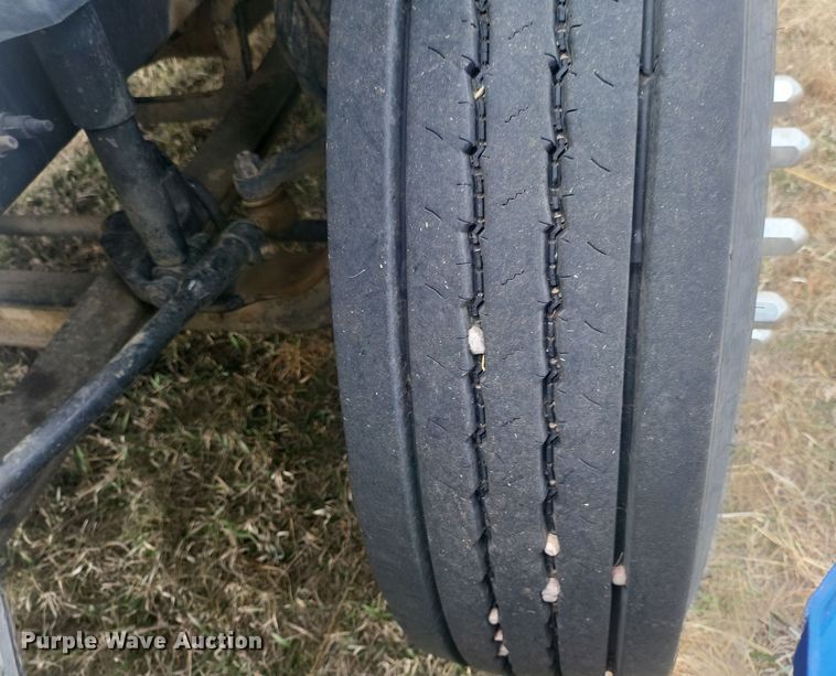 image for item ME9313 2017 Volvo VNL semi truck