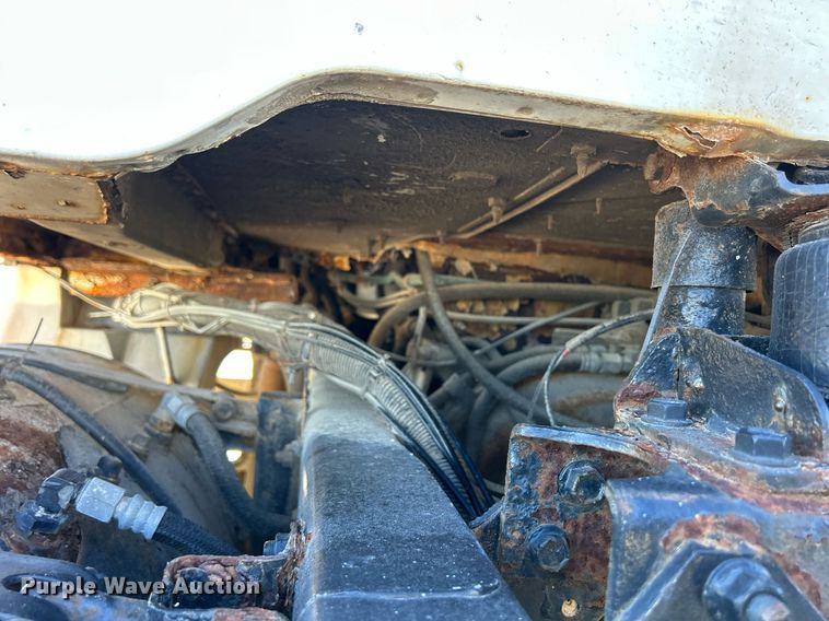 image for item ND9395 2001 International 8100 truck cab and chassis