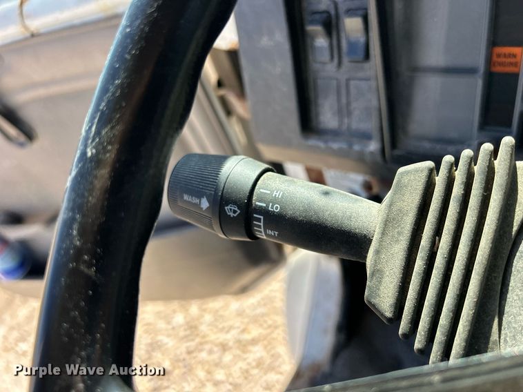 image for item ND9395 2001 International 8100 truck cab and chassis