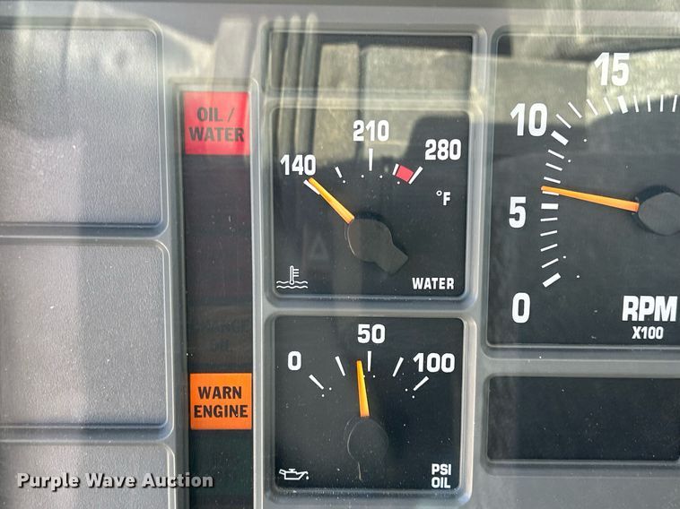 image for item ND9395 2001 International 8100 truck cab and chassis