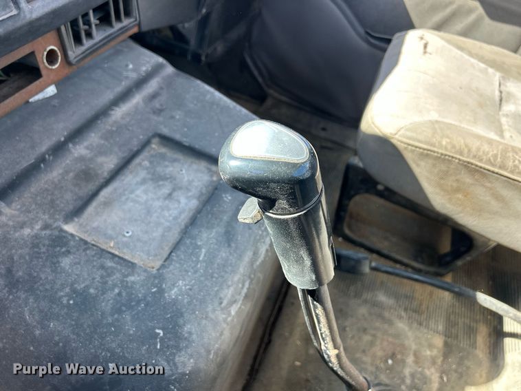 image for item ND9395 2001 International 8100 truck cab and chassis