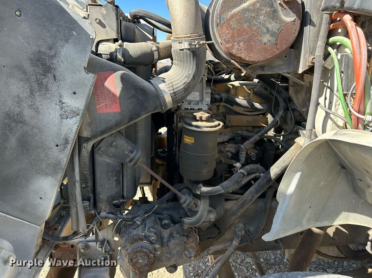 image for item ND9395 2001 International 8100 truck cab and chassis