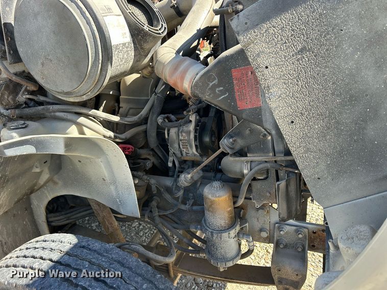 image for item ND9395 2001 International 8100 truck cab and chassis