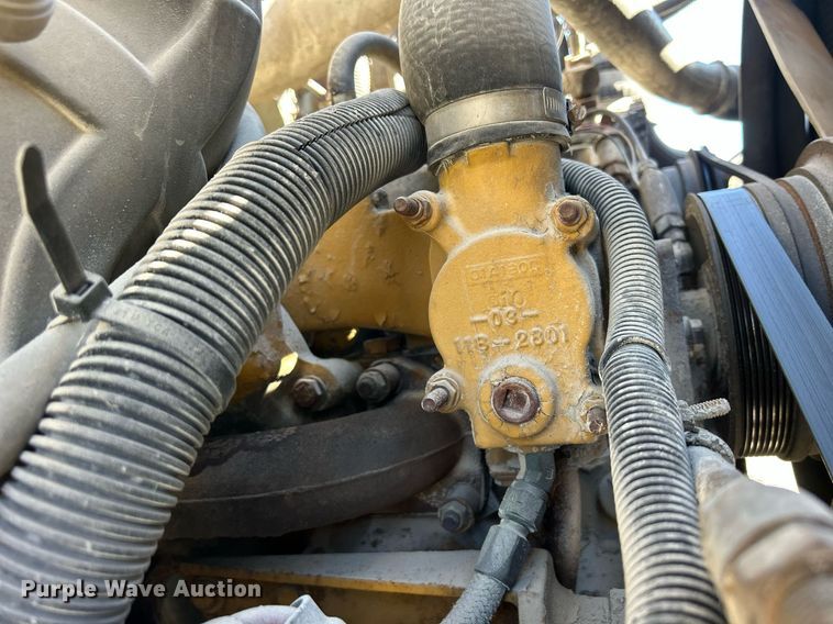 image for item ND9395 2001 International 8100 truck cab and chassis