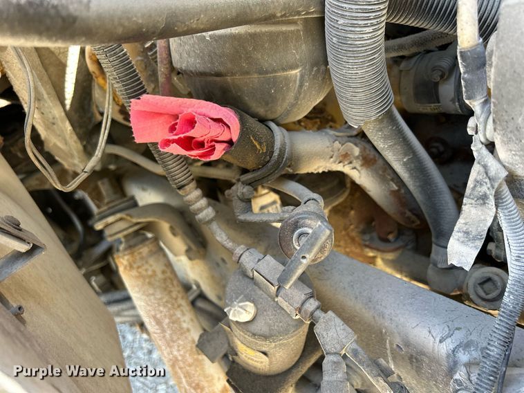 image for item ND9395 2001 International 8100 truck cab and chassis