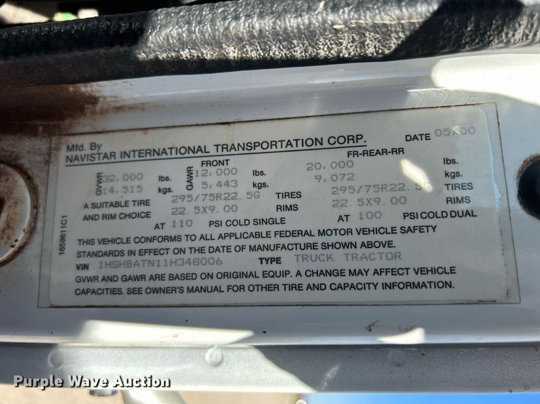 image for item ND9395 2001 International 8100 truck cab and chassis