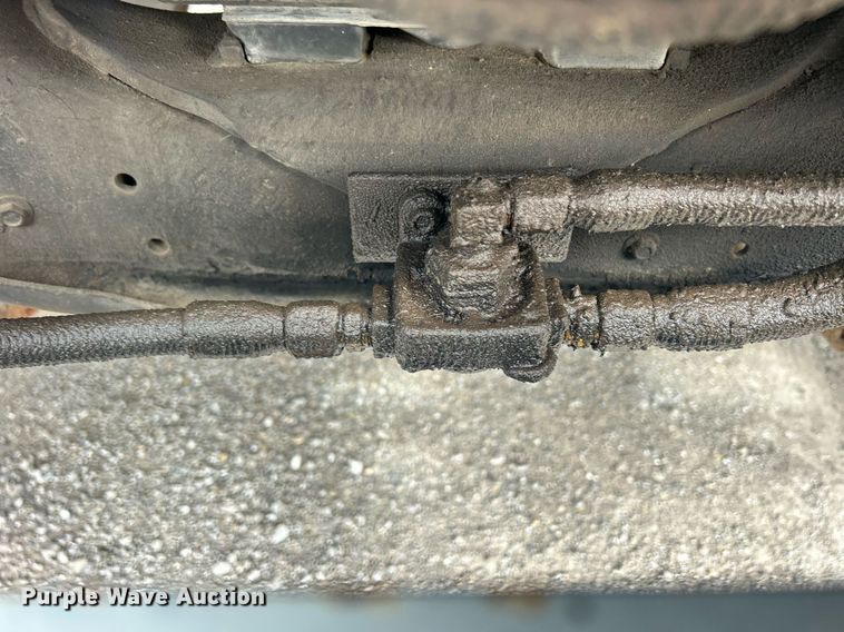 image for item ND9413 1997 Ford LNT8000 truck cab and chassis