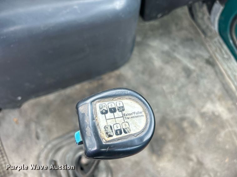 image for item ND9413 1997 Ford LNT8000 truck cab and chassis