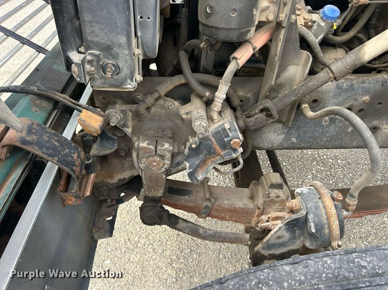 image for item ND9413 1997 Ford LNT8000 truck cab and chassis