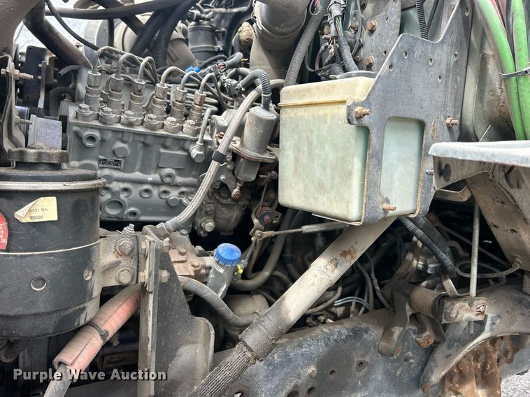 image for item ND9413 1997 Ford LNT8000 truck cab and chassis