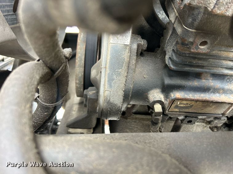 image for item ND9413 1997 Ford LNT8000 truck cab and chassis