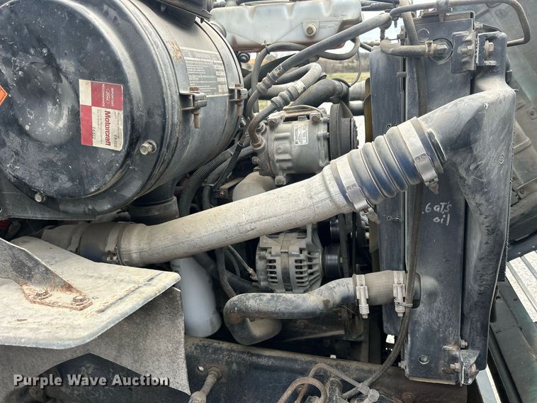 image for item ND9413 1997 Ford LNT8000 truck cab and chassis