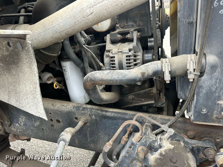 image for item ND9413 1997 Ford LNT8000 truck cab and chassis