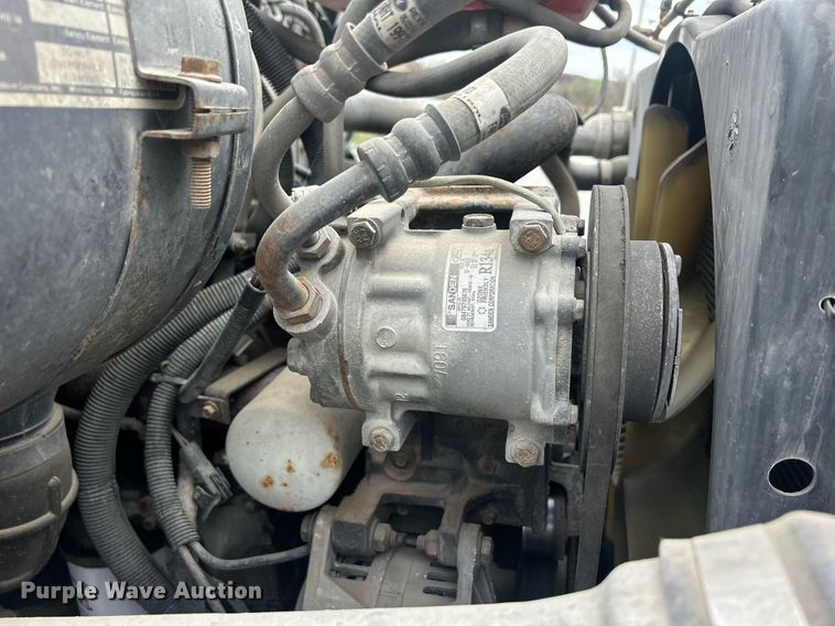 image for item ND9413 1997 Ford LNT8000 truck cab and chassis