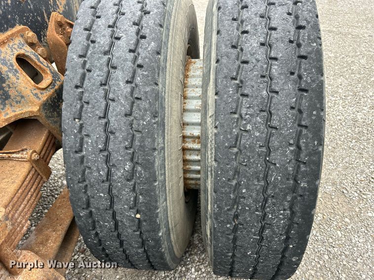 image for item ND9413 1997 Ford LNT8000 truck cab and chassis