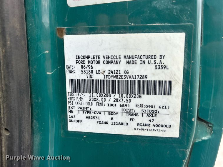 image for item ND9413 1997 Ford LNT8000 truck cab and chassis