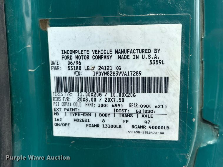 image for item ND9413 1997 Ford LNT8000 truck cab and chassis