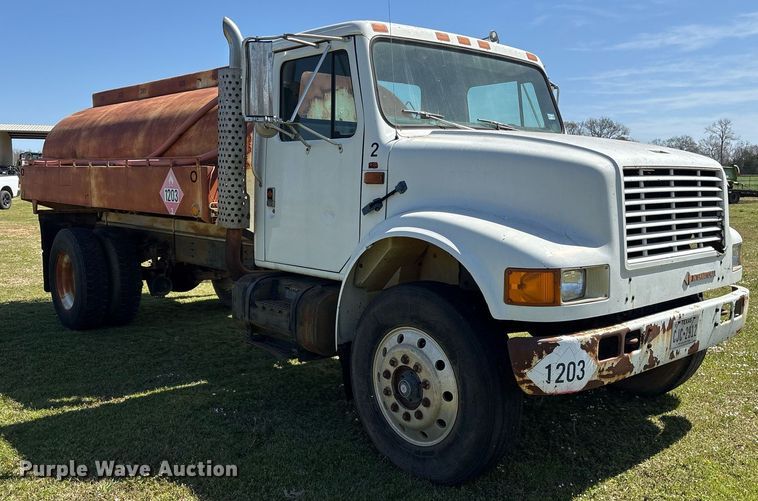 image for item OB9484 1991 International 4900 fuel truck