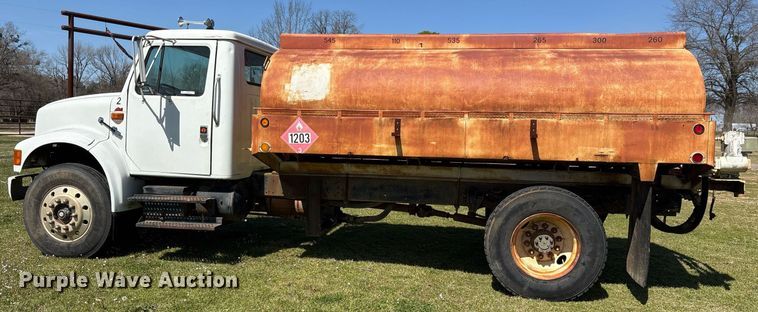image for item OB9484 1991 International 4900 fuel truck