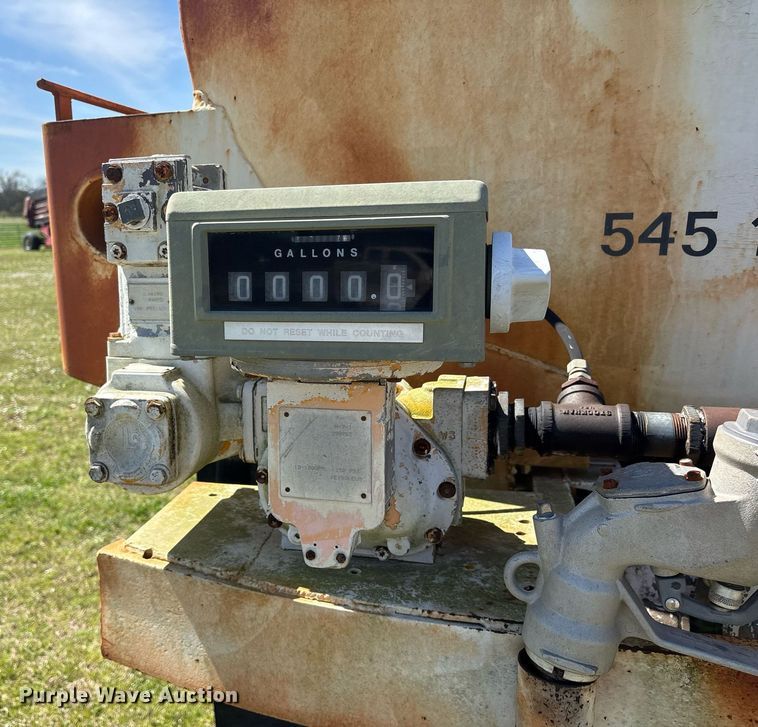 image for item OB9484 1991 International 4900 fuel truck