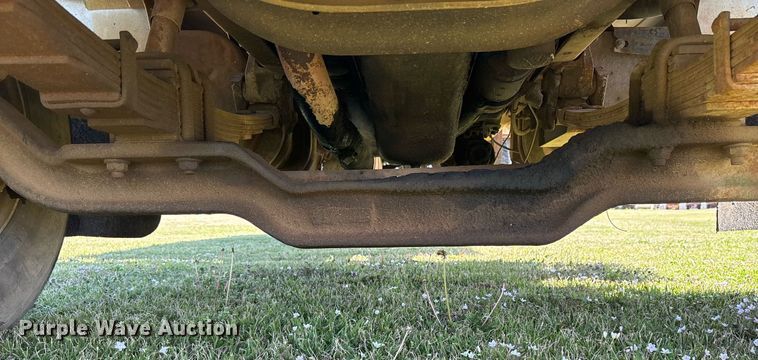 image for item OB9484 1991 International 4900 fuel truck