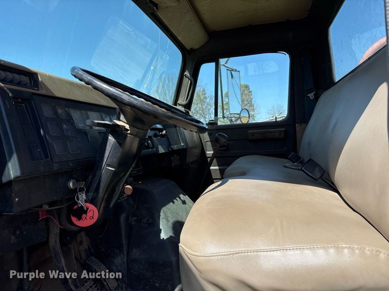 image for item OB9484 1991 International 4900 fuel truck