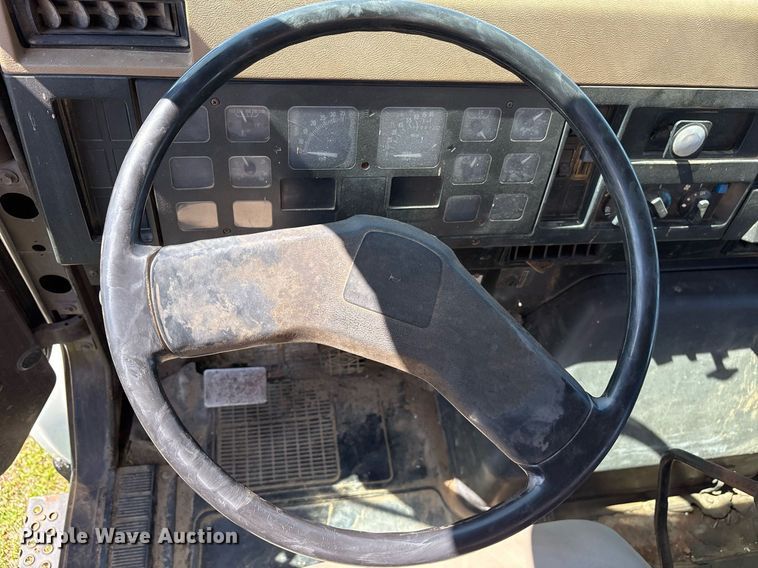 image for item OB9484 1991 International 4900 fuel truck